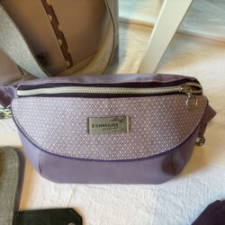 Bauchtäschli violett